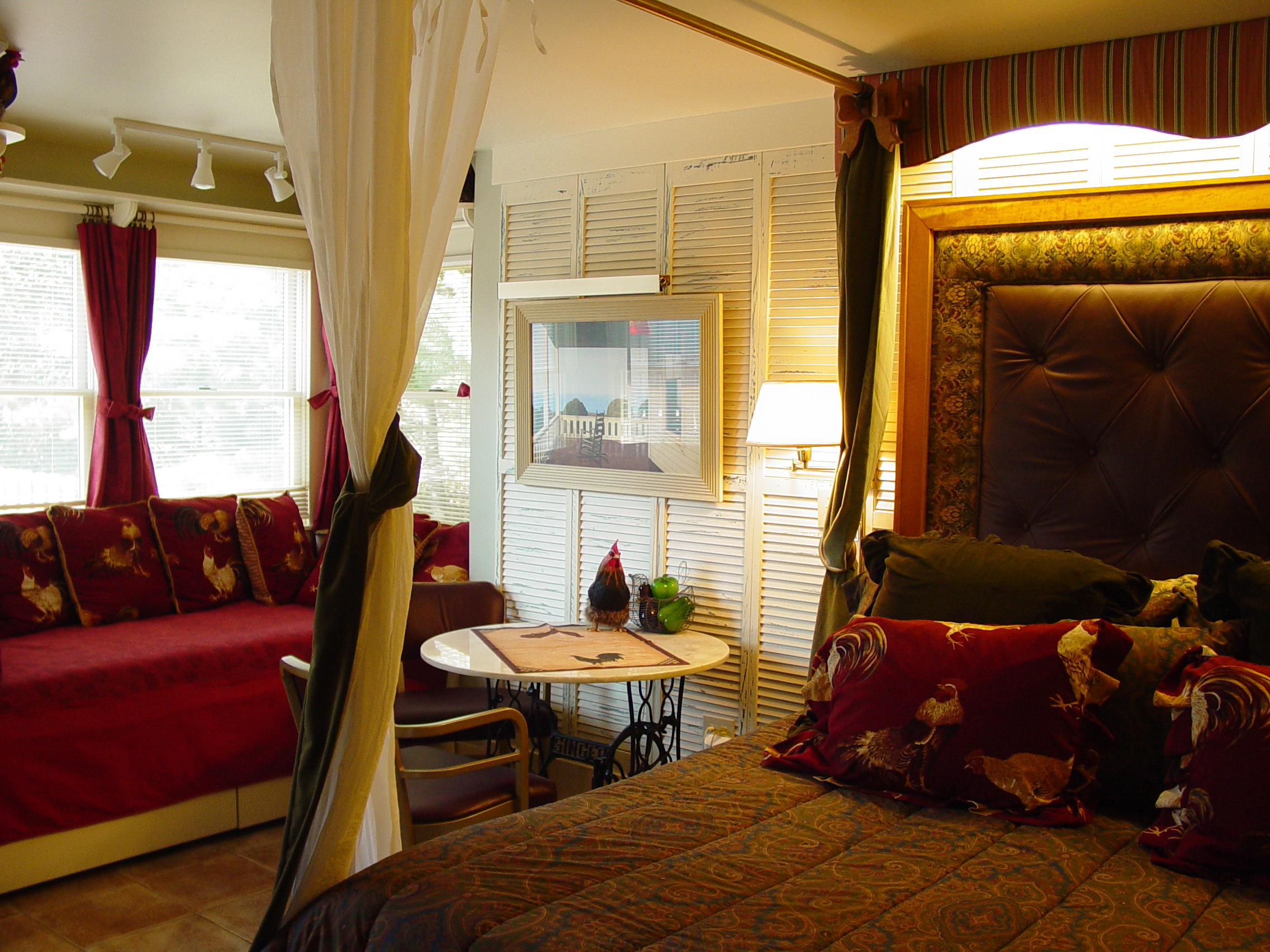 Le Chanticleer Room